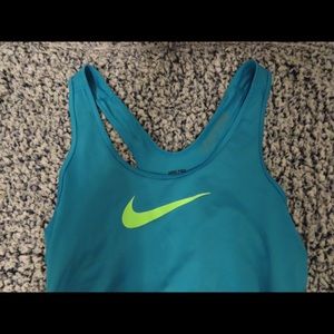 Nike pro workout tank top